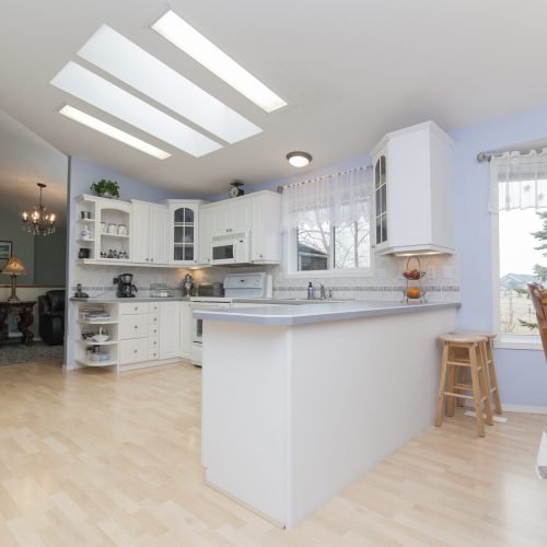 A beautiful shot of a modern house kitchen